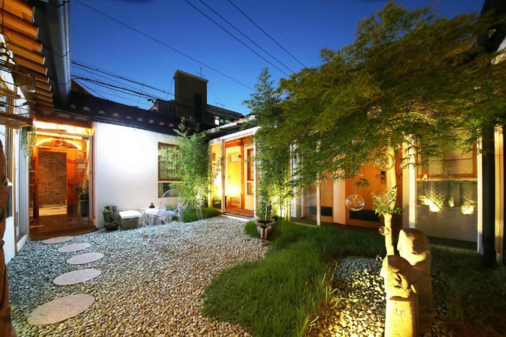 'Hanok Hanok' Boutique Stay Seoul - 2Min From Gyeongbokgung Palace Station Экстерьер фото